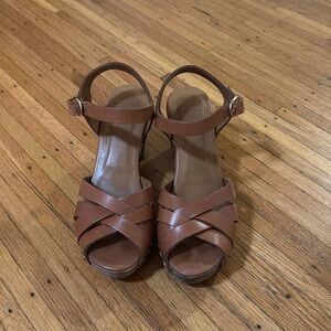 Sézane Isabelle wooden clog with leather upper sandal. Size 38.